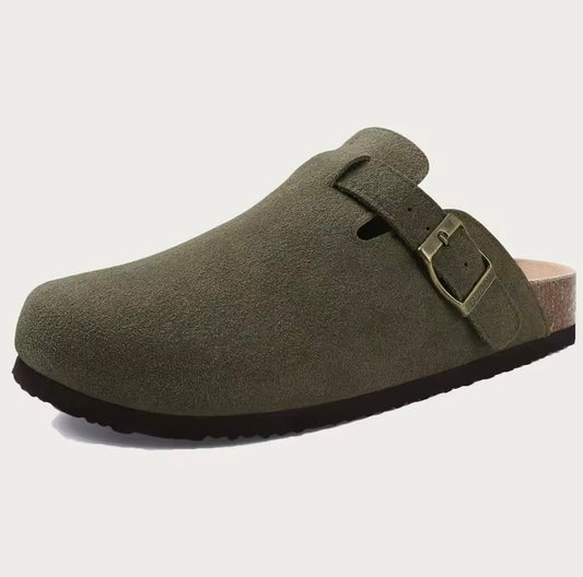Suede clogs
