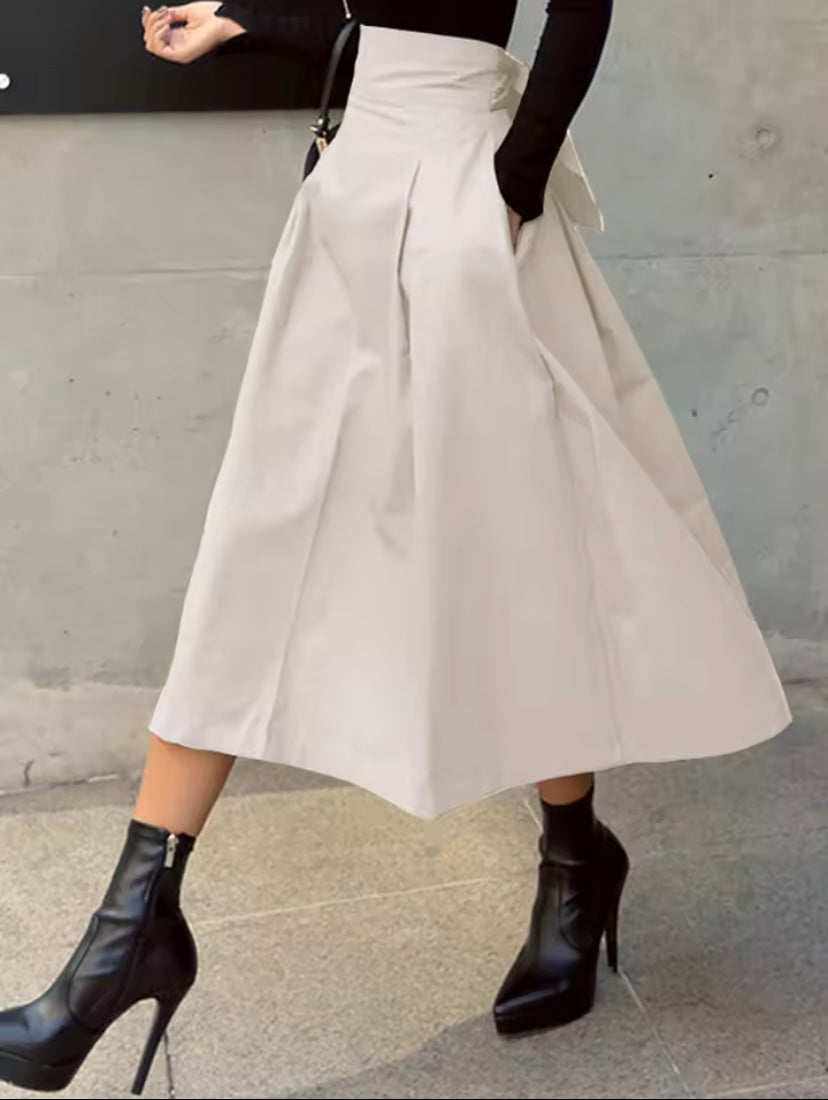 Long Skirt With Bow Woman