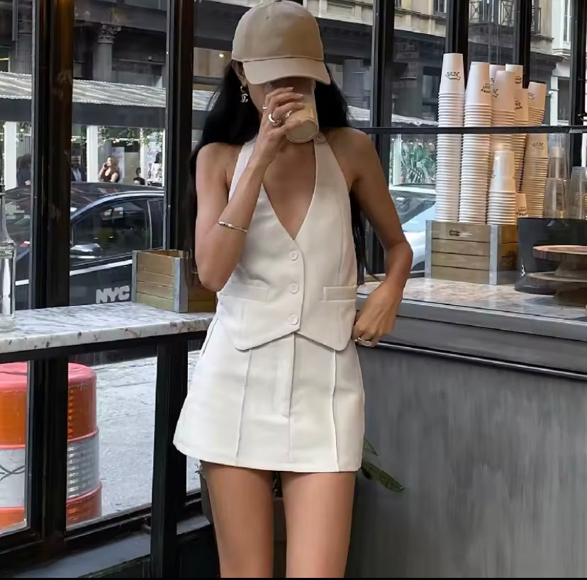 V-neck Sleeveless Suit