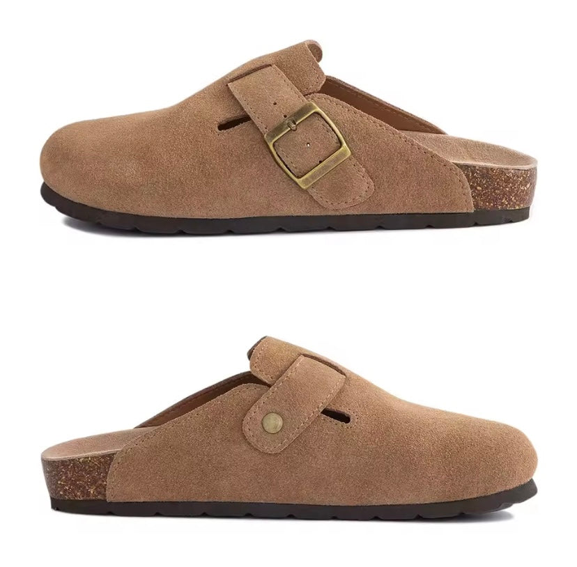 Suede clogs